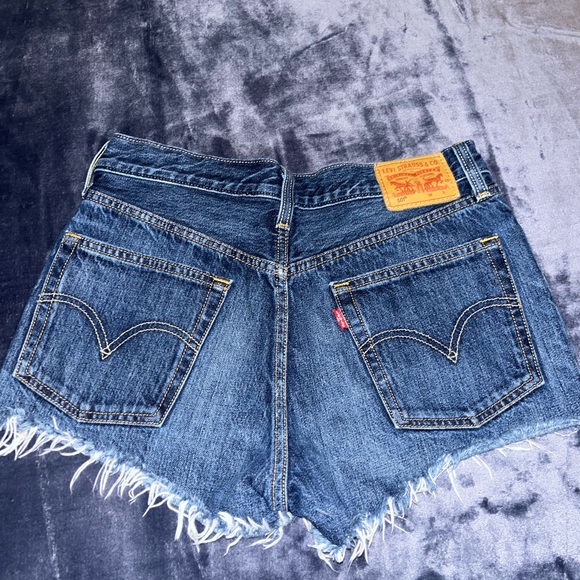Levi’s - Picture 2 of 2